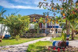 Zahrada ubytování Full house with 2 bedrooms and private pool, 5 guest