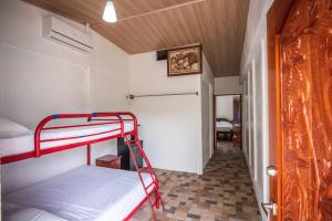 Letto o letti in una camera di Full house with 2 bedrooms and private pool, 5 guest