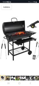 grill w kolorze czarnym w doskonałym stanie w obiekcie casa ibiscus w mieście Marsala