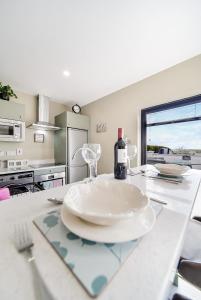 Cucina o angolo cottura di Seaview Lodge Studio 'Sleeping 2 guests'