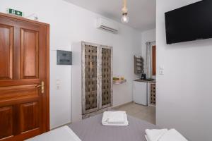 Gallery image of Sunset studio in Plaka in Plaka Milou