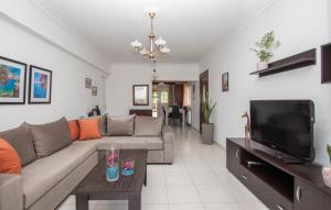 TV a/nebo společenská místnost v ubytování Lemon Tree Zante city Apartment by "elite"