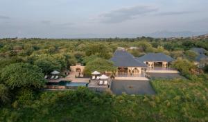 an aerial view of a house with at SUJÁN JAWAI - Relais & Chateaux in Pāli