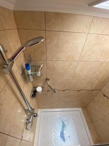 The Best House Tenerife Habitaciones Compartidas的一间浴室