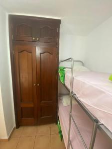 The Best House Tenerife Habitaciones Compartidas客房内的一张或多张床位