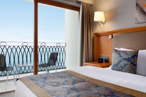 Postel nebo postele na pokoji v ubytování La Quinta by Wyndham Giresun