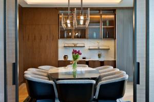 Conrad Bahrain Financial Harbour的休息区