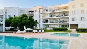 Bazén v ubytování Casa Maria Vera - Deluxe Marina Apartment with Pool nebo v jeho okolí