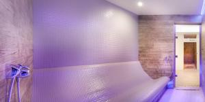 Posteľ alebo postele v izbe v ubytovaní Cihelny Golf & Wellness Resort