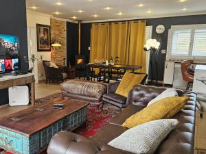 Gallery image of 10 on Flora Close in Hout Bay +16 photos