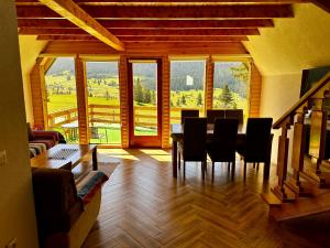 Posezení v ubytování Vlasic Odmor - Villa Krajina V