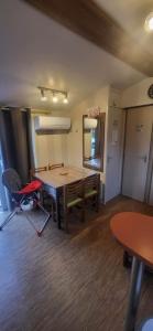 Część wypoczynkowa w obiekcie Mobil home Familial