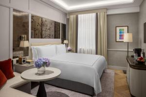 Letto o letti in una camera di The Biltmore Mayfair