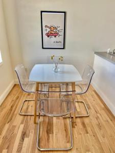 Fotografie z fotogalerie ubytování 227-Stylish Apartment in the Heart of Hoboken v destinaci Hoboken