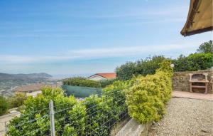 vista dal tetto di una casa di 3 Bedroom Cozy Apartment In Imperia a Imperia