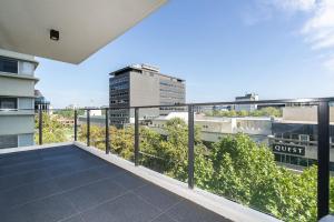 Rõdu või terrass majutusasutuses North-Facing APT 3 min to Canberra Times Fountain - Hosted by CanStay