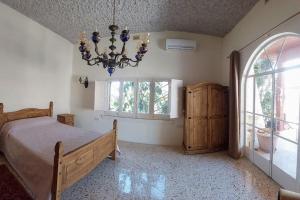 Postel nebo postele na pokoji v ubytování Wilga Summit Apartment B