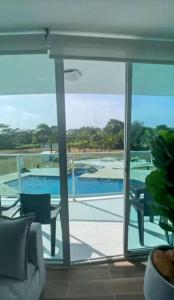 Vista de la piscina de In Front of Caribbean beach of Colon, w/pool o alrededores