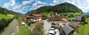 Nespecifikovaný výhled na hory nebo výhled na hory při pohledu z hotelu
