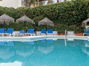 Basen w obiekcie 75-Apartment with Views in Elviria, Marbella lub w pobliżu