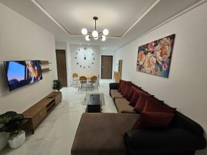 Televisyen dan/atau pusat hiburan di cité wehat