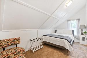 מיטה או מיטות בחדר ב-2457 Mobile