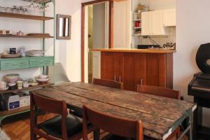 Kjøkken eller kjøkkenkrok på Cozy and quiet apartment in the 15th