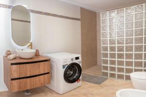 Ένα μπάνιο στο Amazing panorama apartment +13 φωτογραφίες