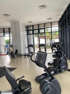 Fitness centrum a/nebo fitness zařízení v ubytování 卡通主题高楼公寓配有大屏幕电影房~浪漫精致装修设计~高达500Mpbs网速~