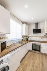 Kép Luxury Golf Apartment - 3min to Puerto Banus szállásáról Marbellában a galériában