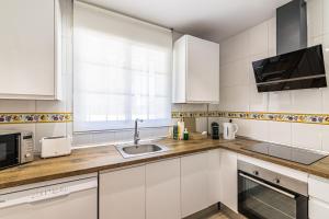 Kép Luxury Golf Apartment - 3min to Puerto Banus szállásáról Marbellában a galériában