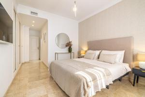 Kép Luxury Golf Apartment - 3min to Puerto Banus szállásáról Marbellában a galériában Még 16 kép