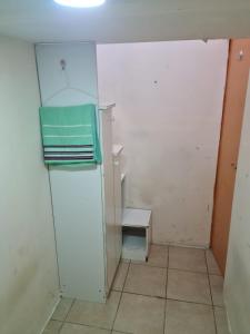 Ett badrum på Al karama spacious hostel
