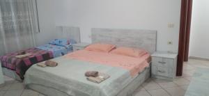 New apartment in the city center客房内的一张或多张床位