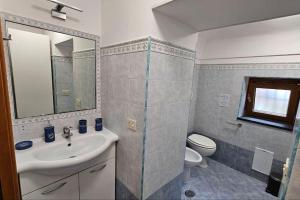 Ένα μπάνιο στο Danka House: central apartament +14 φωτογραφίες