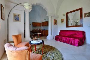 A seating area at Masseria Bianca