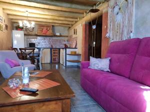 Kuchyň nebo kuchyňský kout v ubytování Apartamentos La Borda Castillon