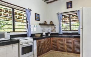 Gallery image of Diani Villa in Diani Beach