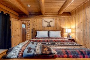 Postel nebo postele na pokoji v ubytování Dei's Place