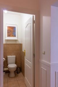Bilik mandi di Appartement avec vue sur vignoble