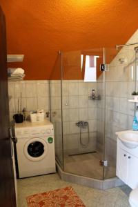 Ένα μπάνιο στο Svila Apartmani +22 φωτογραφίες