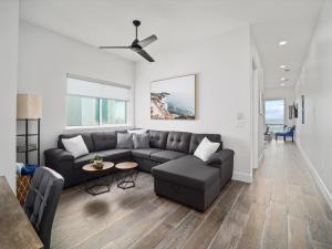 Posezení v ubytování Ocean Front Flagler Beach Sleeps 5 people + 66 fotografií