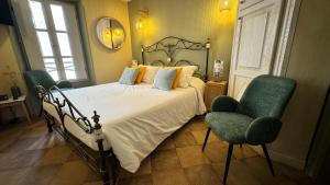 Colomba Hôtel Centre-Ville Historique客房内的一张或多张床位