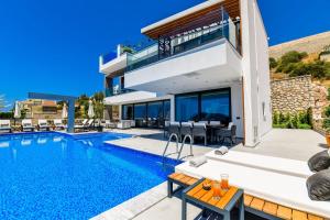 Fotografie z fotogalerie ubytování 4 BDR Ultra Luxury With Cinema Room Villa Victoria v destinaci Kaş