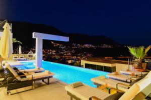 Fotografie z fotogalerie ubytování 4 BDR Ultra Luxury With Cinema Room Villa Victoria v destinaci Kaş