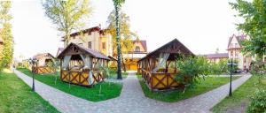 Vonkajšia záhrada v ubytovaní Hotel Krakow