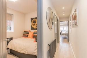 Photo de la galerie de l'établissement Flat 1, 161 Crescent Road Luxury Apartment, à Oxford