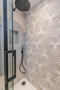 Photo de la galerie de l'établissement Flat 1, 161 Crescent Road Luxury Apartment, à Oxford