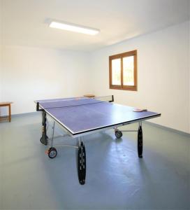 Stolný tenis v ubytovaní Holiday Home Calas alebo v jeho okolí