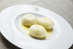 Jedlo v hoteli alebo blízkom okolí